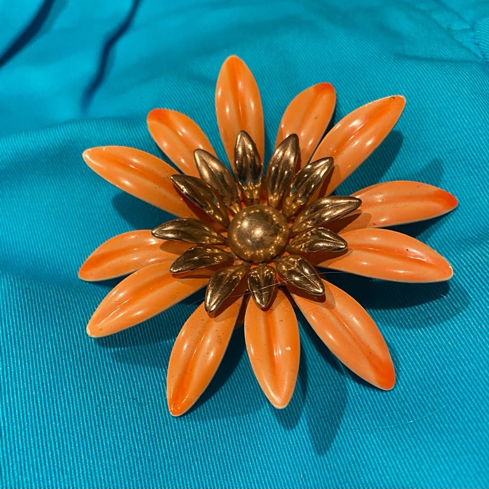 Vintage Sarah Coventry Daisy Brooch